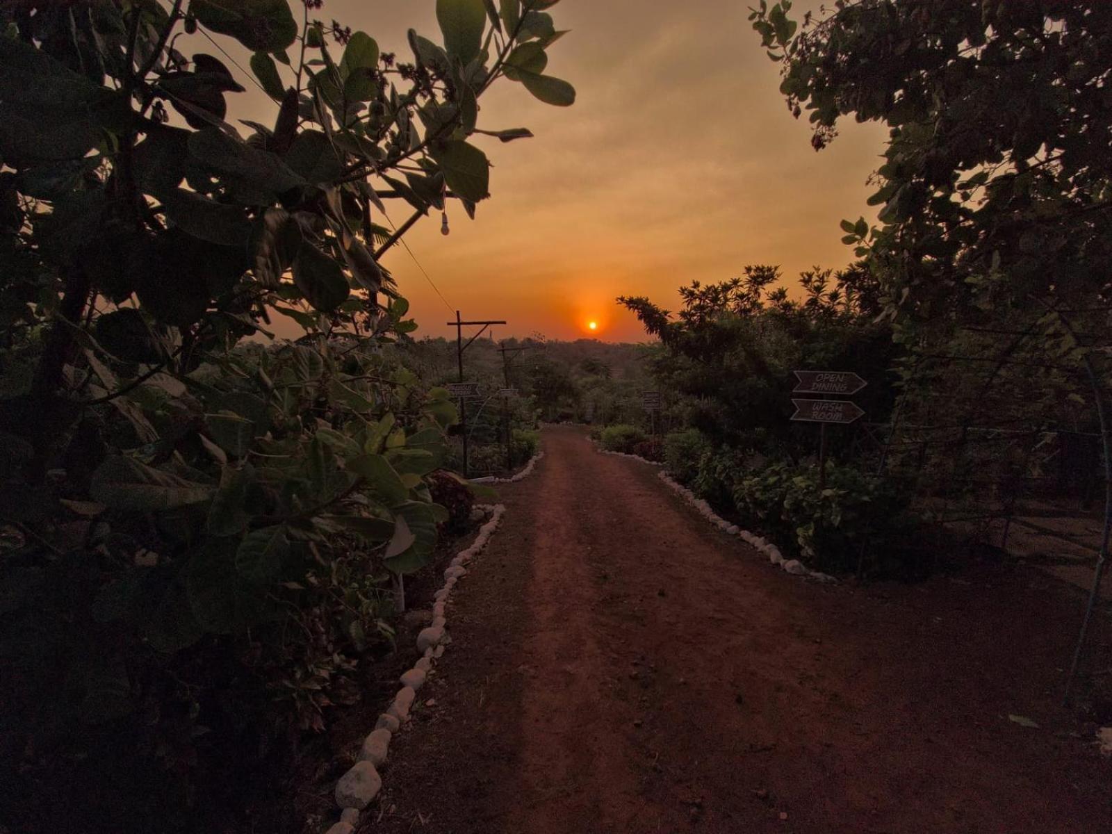 Chalobahills Farmstay Resort Ajra Exterior photo