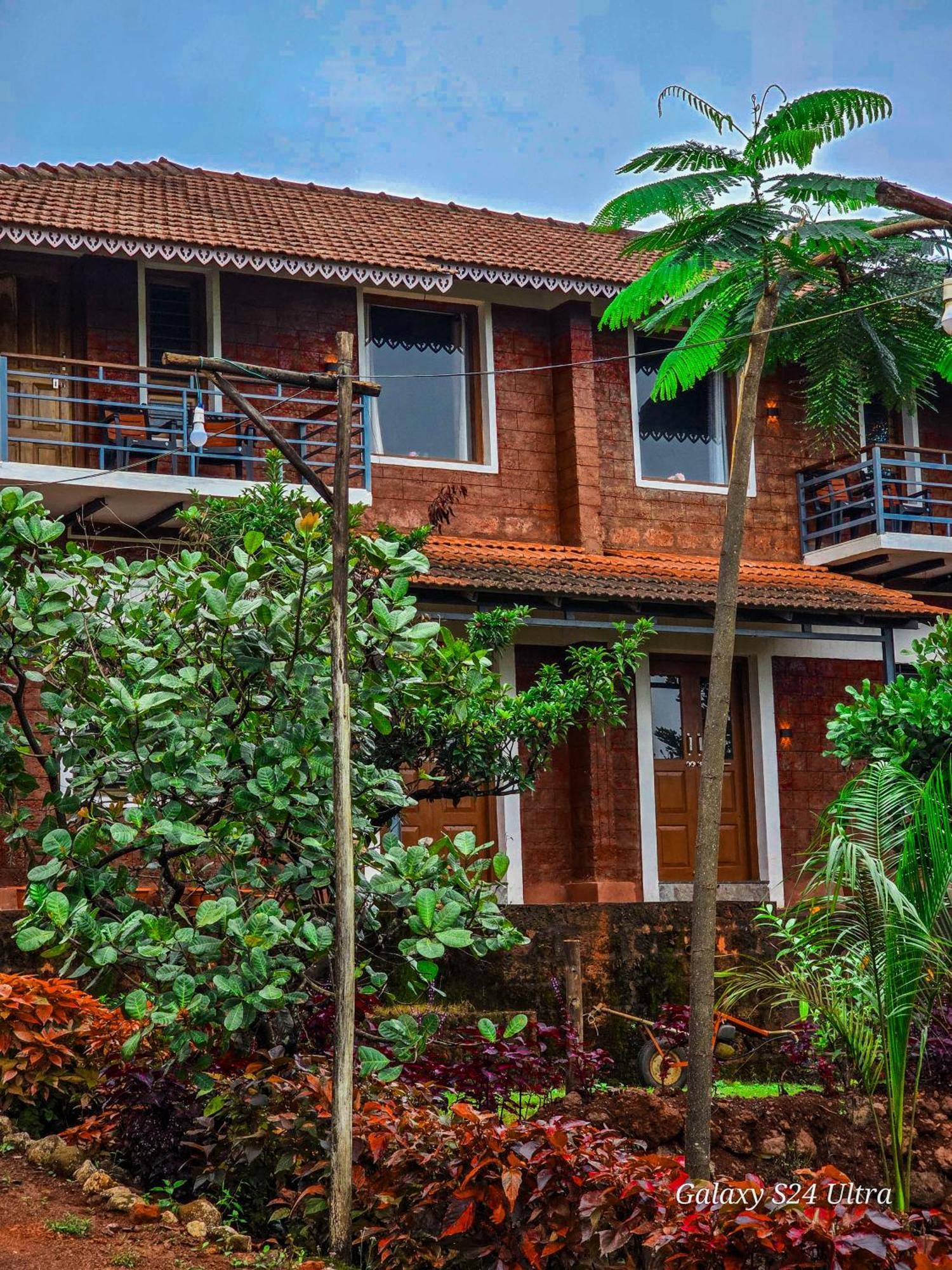 Chalobahills Farmstay Resort Ajra Exterior photo